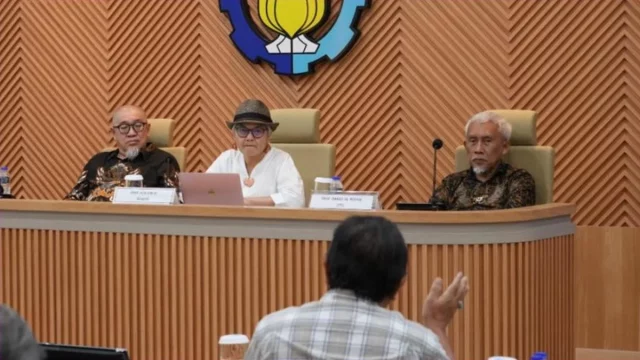 Sarasehan Kebangsaan Dewan Profesor ITS membahas konstitusi di Surabaya