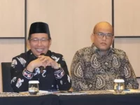 Direktur Pemberdayaan Zakat dan Wakaf Kementerian Agama Waryono Abdul Ghafur dalam FGD tata kelola fungsi sosial perbankan syariah di Solo