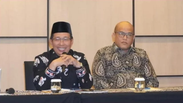 Direktur Pemberdayaan Zakat dan Wakaf Kementerian Agama Waryono Abdul Ghafur dalam FGD tata kelola fungsi sosial perbankan syariah di Solo