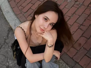 Agatha Chelsea di kawasan Cambridge