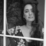 Alexandra Gottardo potret hitam putih