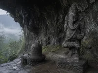 Arca Ganesa Ekapada: Menari atau Sedang Bertapa?