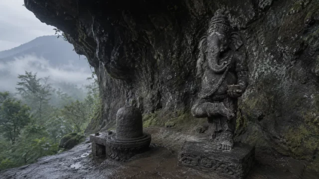Arca Ganesa Ekapada: Menari atau Sedang Bertapa?