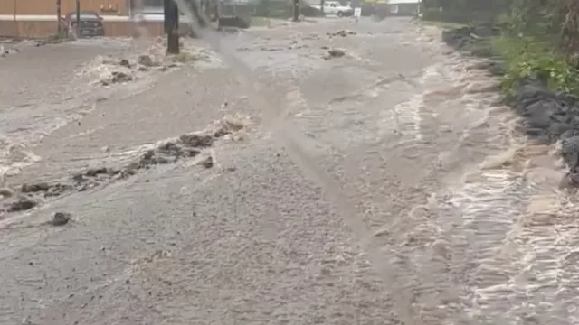 Banjir akibat hujan deras Badai Lala di Kabupaten Hawaii