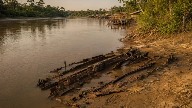 Bangkai Kapal Onrust yang Muncul Lima Tahun Sekali