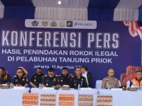Konferensi pers hasil penindakan rokok ilegal di Pelabuhan Tanjung Priok
