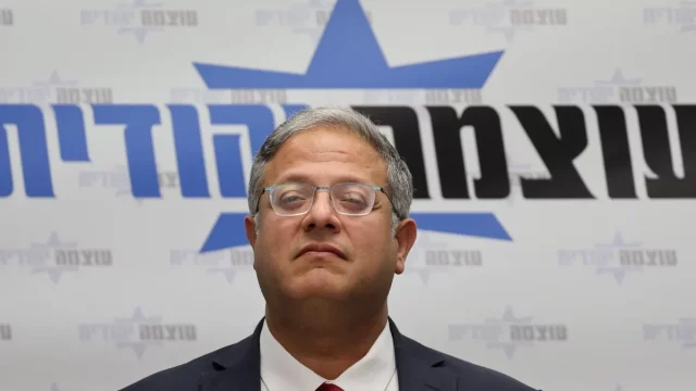 Menteri Keamanan Nasional Israel Itamar Ben-Gvir berbicara di hadapan awak media.