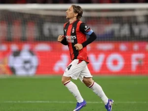 Gelandang AC Milan Luka Modric dalam laga pramusim