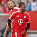 Harry Kane dan Michael Olise dalam laga Bayern Munich