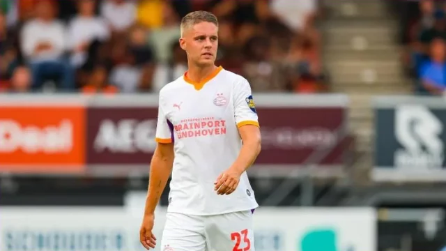 Gelandang Joey Veerman saat masih membela PSV Eindhoven