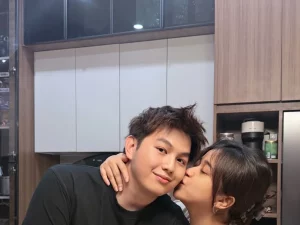 Brisia Jodie bersama sang suami dalam salah satu foto kebersamaan yang baru diunggah.