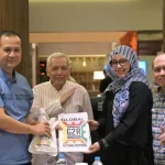 Penyerahan produk Global Gotong Royong Tetrapreneur seusai peresmian SNI 9445:2026, Senin (17/8/2026).