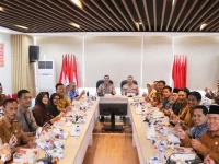 Plh. Kapolres Metro Tangerang Kota memimpin rapat koordinasi pencegahan tawuran pelajar