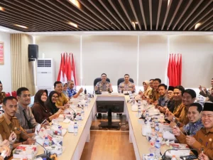 Plh. Kapolres Metro Tangerang Kota memimpin rapat koordinasi pencegahan tawuran pelajar