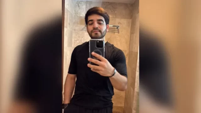 Influencer Meksiko Cesar Gastelum dalam foto swafoto yang diunggah di akun Instagramnya