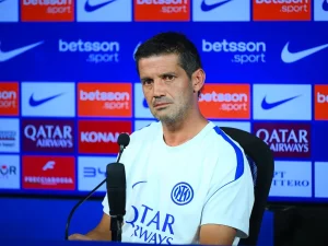 Pelatih kepala Inter Milan, Cristian Chivu, dalam konferensi pers jelang laga pembuka Serie A 2026/2027.