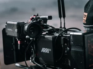 Kamera film profesional di lokasi syuting