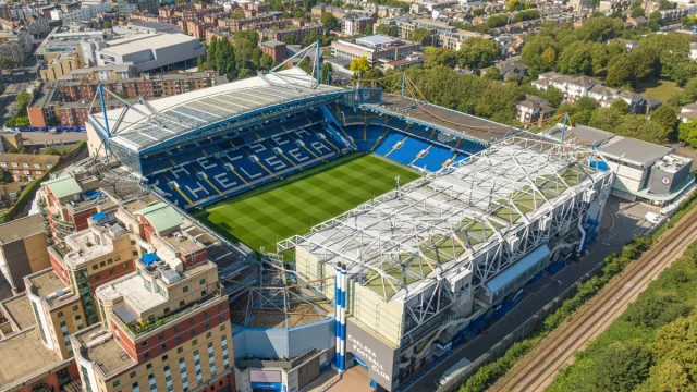 Pemandangan udara Stadion Stamford Bridge di London