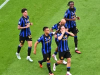 Para pemain Inter Milan merayakan gol bersama di Stadion Giuseppe Meazza