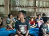 Anak-anak Sedulur Sikep belajar tembang di Bojonegoro.