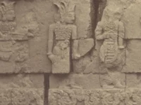 Relief prajurit di Candi Panataran dalam foto Isidore van Kinsbergen.
