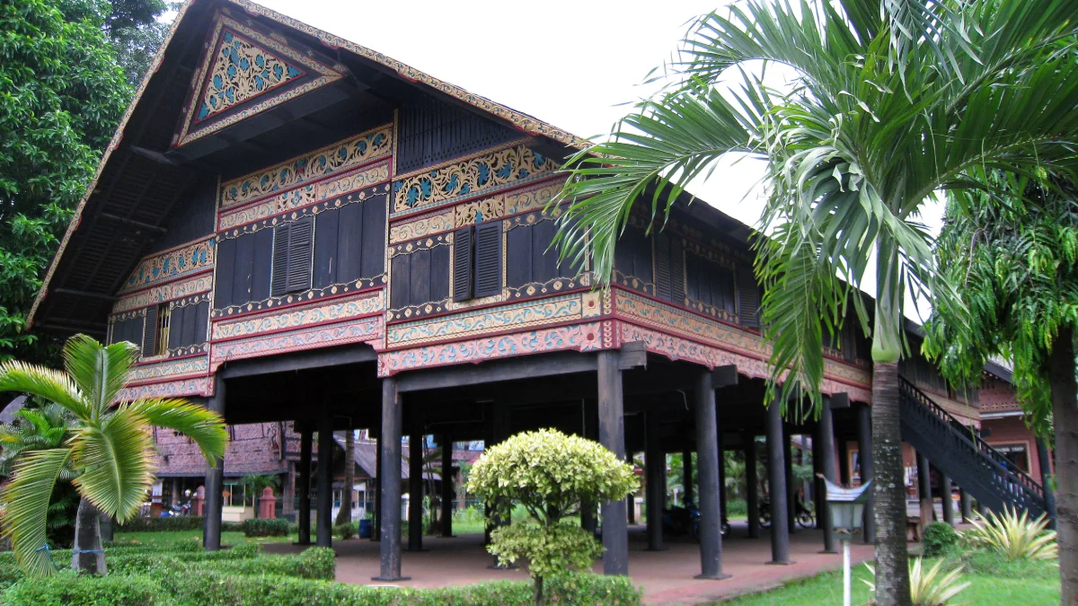 Rumah adat Aceh di Taman Mini Indonesia Indah.