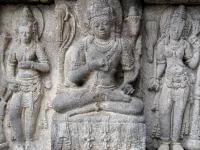 Relief dewata dan apsara di Candi Prambanan