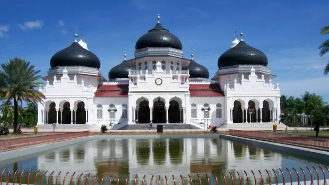 Masjid Raya Baiturrahman, Banda Aceh.