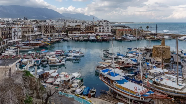 Perahu-perahu bersandar di pelabuhan tua Kyrenia
