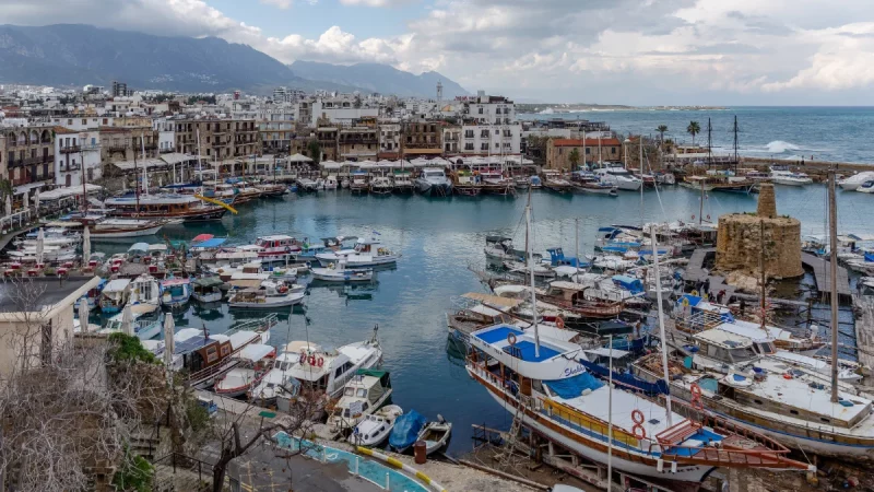Perahu-perahu bersandar di pelabuhan tua Kyrenia