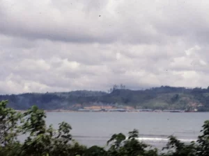 Pantai Batu Gong di Ambon.