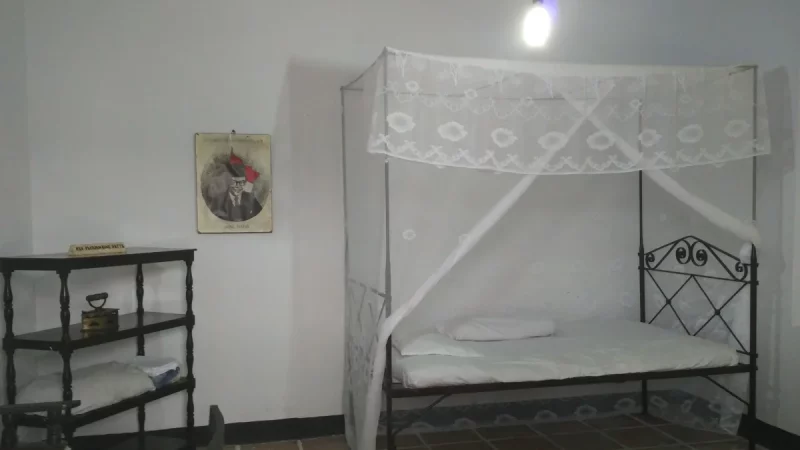 Kamar tidur di rumah pengasingan Mohammad Hatta di Banda Neira.