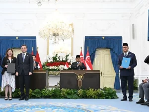 Penandatanganan nota kesepahaman kerja sama perdagangan listrik lintas batas Danantara Indonesia dan Singapura