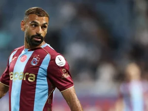 Mohamed Salah mengenakan seragam Trabzonspor pada laga melawan Kasimpasa, Sabtu, 15 Agustus 2026.