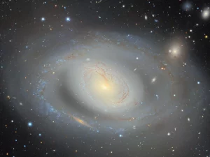 Citra galaksi Messier 96 dari peta 2D alam semesta DESI Legacy Imaging Surveys