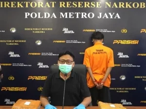 Konferensi pers Ditresnarkoba Polda Metro Jaya dengan barang bukti ganja