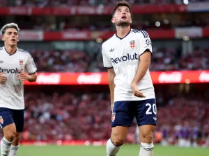 Martin Baturina merayakan gol saat Como melawan Arsenal dalam laga pramusim