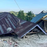 Bangunan roboh akibat gempa di Flores, Nusa Tenggara Timur