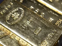 Harga Emas Tertinggi Tiga Bulan, Perak Tembus US$70