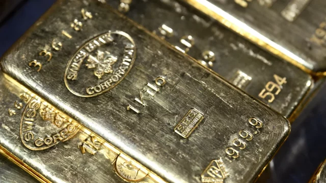 Harga Emas Tertinggi Tiga Bulan, Perak Tembus US$70