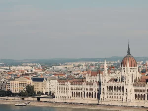 Gedung Parlemen Hungaria di tepi Sungai Danube, Budapest