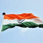 Bendera India berkibar