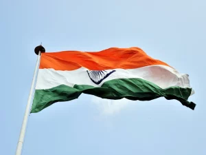 Bendera India berkibar