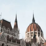 Gedung parlemen bergaya arsitektur klasik