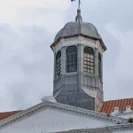Bangunan bergaya kolonial Belanda di kawasan kota tua Jakarta