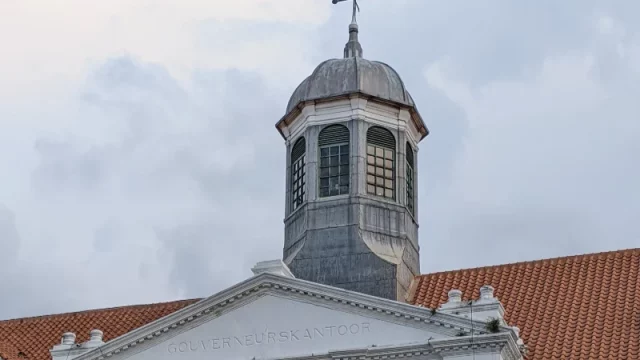 Bangunan bergaya kolonial Belanda di kawasan kota tua Jakarta