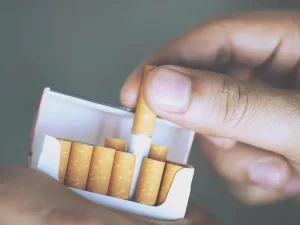 Ilustrasi sebungkus rokok yang terkena rencana kenaikan cukai Uni Eropa