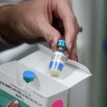 Vial vaksin MMR untuk campak, gondongan, dan rubela