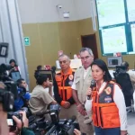 Presiden Peru Keiko Fujimori meninjau Pusat Operasi Darurat Nasional di Chorrillos