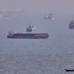 Kapal-kapal berlayar di perairan sekitar Selat Hormuz.